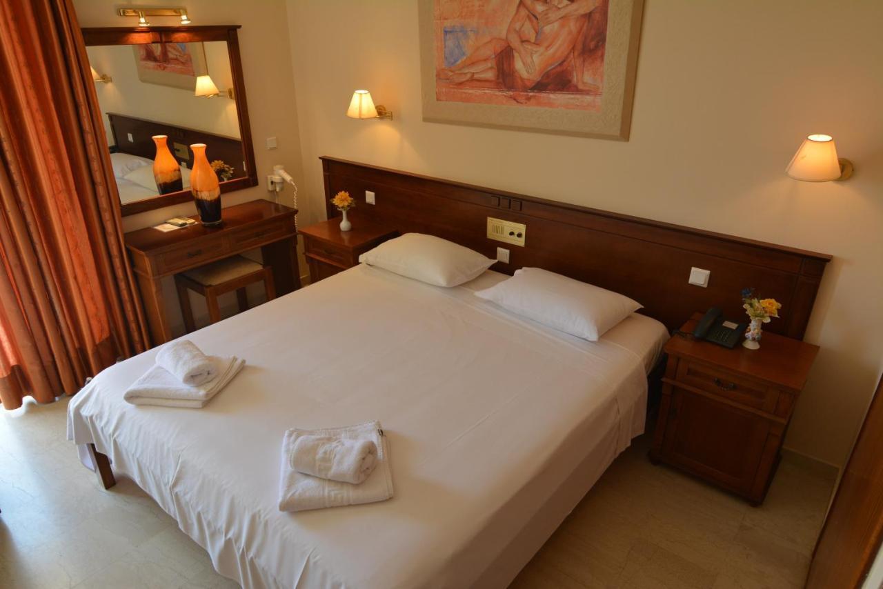 La Calma Hotel Dassia  Eksteriør billede